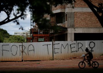 PSDB e DEM adiam decisão sobre desembarque e dão sobrevida a Temer