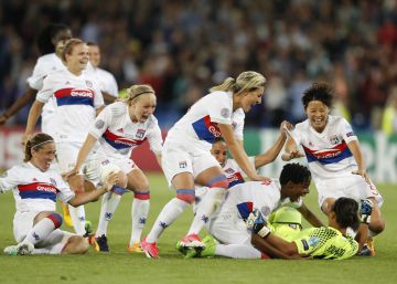 Lyon vence o PSG nos pênaltis e conquista a Champions League de futebol feminino Lyon vence o PSG nos pênaltis e conquista a Champions League de futebol feminino