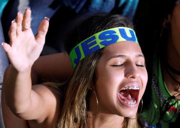 Marcha para Jesus não confia nos políticos e defende respeito aos homossexuais nas escolas Marcha para Jesus não confia nos políticos e defende respeito aos homossexuais nas escolas