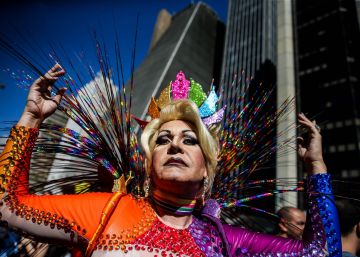 O útero não é tão laico assim na Parada LGBT