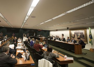 Votação decisiva na Câmara de denúncia contra Temer fica para agosto Votação decisiva na Câmara de denúncia contra Temer fica para agosto