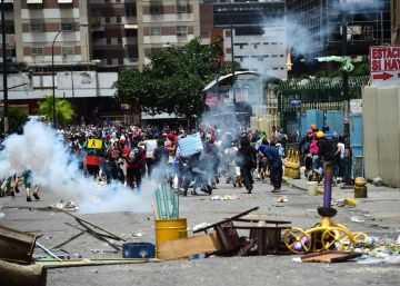 Maduro ignora apelos internacionais e oposição faz greve geral Maduro ignora apelos internacionais e oposição faz greve geral