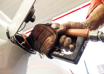 Preço da gasolina pode subir até 0,41 centavos por litro com alta de imposto federal Preço da gasolina pode subir até 0,41 centavos por litro com alta de imposto federal