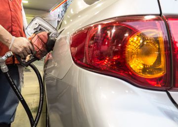 Alta de impostos sobre gasolina é suspensa por juiz do DF Alta de impostos sobre gasolina é suspensa por juiz do DF