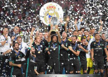 Real Madrid vence o Manchester United por 2 x 1 e conquista a Supercopa da UEFA Real Madrid vence o Manchester United por 2 x 1 e conquista a Supercopa da UEFA