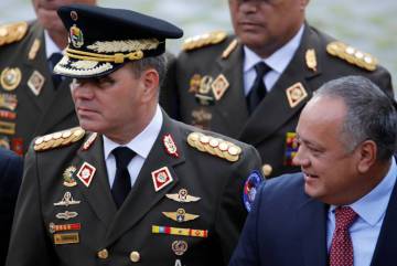 O ministro de Defesa, Vladimir Padrino, e Diosdado Cabelo em um ato da Constituinte.