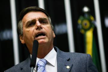 Bolsonaro, o ‘lobo solitário’ já sonha com a glória de “endireitar” o Brasil