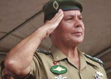 Governo, Exército e Ministério Público não atuam contra general que defende a intervenção militar Governo, Exército e Ministério Público não atuam contra general que defende a intervenção militar