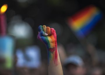“Tinha que rezar se visse um garoto bonito”: as feridas deixadas pelas ‘curas gays’ no mundo “Tinha que rezar se visse um garoto bonito”: as feridas deixadas pelas ‘curas gays’ no mundo