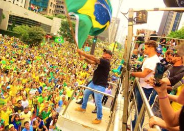 Alexandre Frota entra na disputa por nome e logomarca do MBL