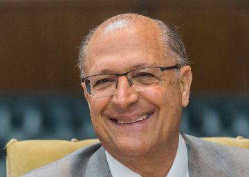 Enquanto Doria cai em pesquisa, Alckmin celebra estratégia de “jogar sem bola” por 2018 Enquanto Doria cai em pesquisa, Alckmin celebra estratégia de “jogar sem bola” por 2018