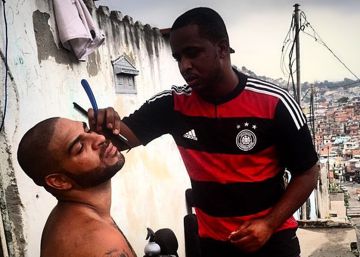 Adriano Imperador, a sobriedade de um craque que trocou o futebol pela favela