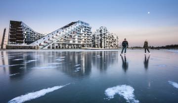 A 8 House, bloco de moradias em Copenhague, Dinamarca, 2007.