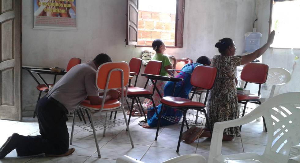 Culto evangélico no povoado da Bahia durante a pesquisa.