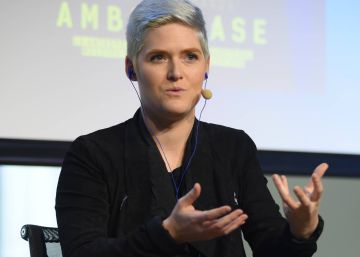 Amber Case: “O celular é o novo cigarro: se fico entediada, dou uma olhada nele. Está nos escravizando”