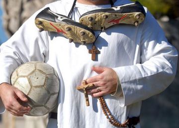 Padre, treinador de futebol e, agora, suspeito de molestar garotos