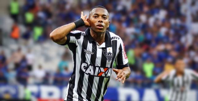 Robinho, disputado por Atlético e Santos, apesar de condenação por estupro.