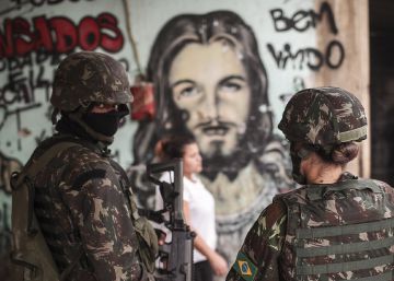 HRW pede que Brasil investigue mortes durante operação do Exército e da Polícia Civil no Rio