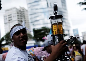 Tomar água e não compartilhar o canudo: a redução de danos para drogas no Carnaval
