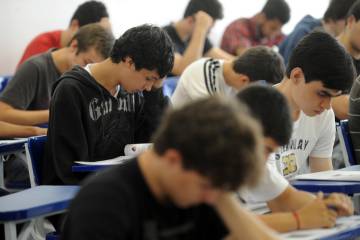 Brasil encara a batalha para prosperar no ensino médio