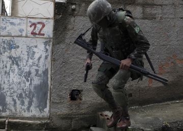 Exército “bloqueia” investigações sobre chacina no Complexo do Salgueiro, diz HRW