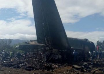 Queda de avião militar deixa 257 mortos na Argélia