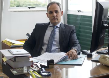 Promotor que investigava Aécio e Perrella é reconduzido ao cargo pela Justiça