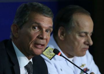 General à frente da Defesa evita criticar quem pede golpe militar