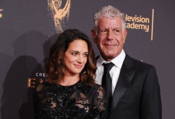 Nove frases que resumem a genialidade irreproduzível de Anthony Bourdain