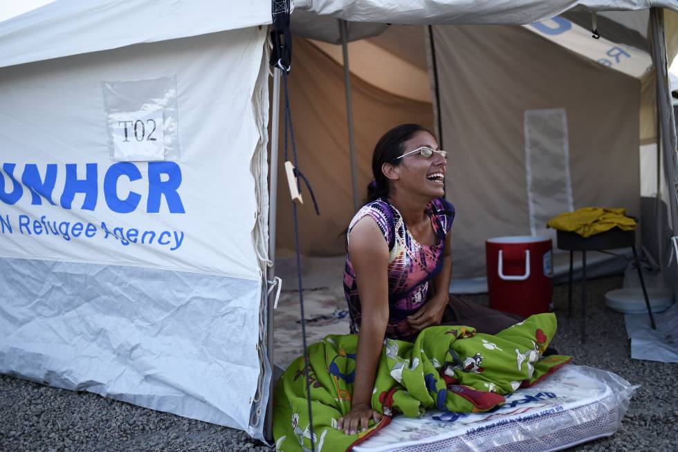 A venezuelana Alix Castillo, 33 anos, que teve a barraca queimada num ataque em Pacaraima.