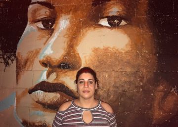 Professora trans ganha processo contra colégio por demissão considerada discriminatória