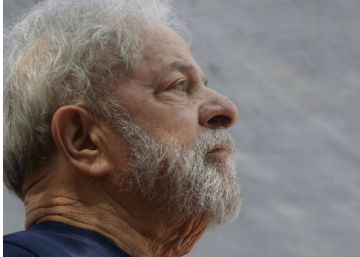 Por que agressor de Bolsonaro pode dar entrevistas preso e Lula não?