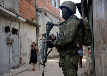 Policiais estupraram meninas durante intervenção no Rio, aponta relatório da Defensoria Pública
