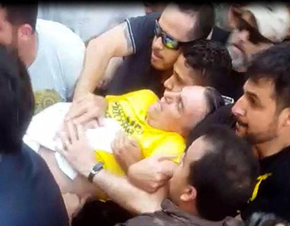 Imagem de vídeo feita após Bolsonaro levar uma facada no dia 6 de setembro em Juiz de Fora.