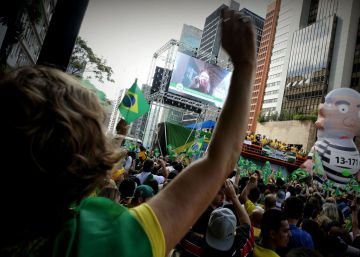Bolsonaro a milhares de apoiadores em euforia: “Vamos varrer do mapa os bandidos vermelhos”