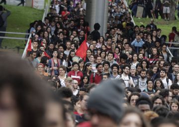 Os choques da campanha polarizada se trasladam a universidades