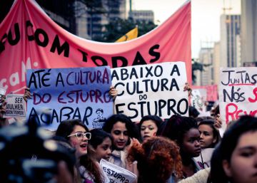 A falsa dicotomia entre pautas identitárias e economia