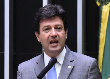 Bolsonaro empodera o DEM e embaralha disputa na Câmara