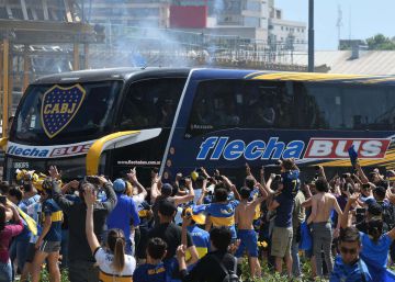 Final da Libertadores entre River e Boca é adiada após ataque a ônibus