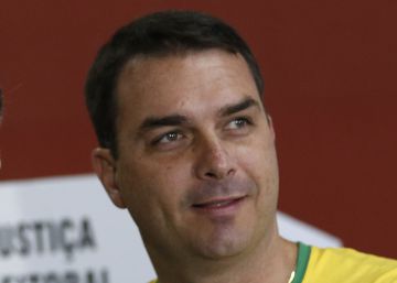 As transações de Flávio Bolsonaro e Queiroz: o que se sabe e não sabe até agora