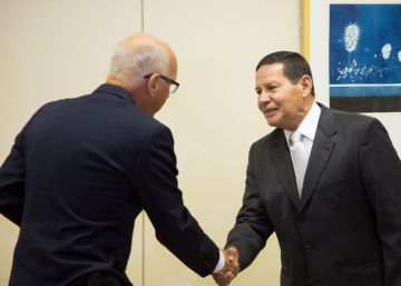 Hamilton Mourão, gabinete aberto a diplomatas e opinião formada sobre quase tudo
