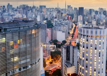 Os versos que cantam São Paulo
