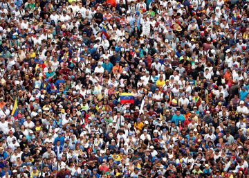 Milhares voltam às ruas da Venezuela contra Maduro após hiato de um ano e meio