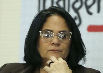 Ministra Damares é acusada por indígenas de sequestrar criança, diz revista