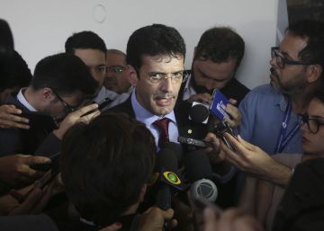 Exoneração de ministro do Turismo gera especulações