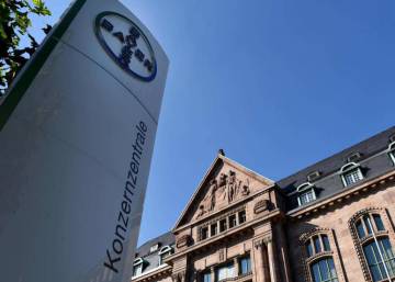 Monsanto aceita a oferta de compra da Bayer e juntas criarão um gigante mundial Monsanto aceita a oferta de compra da Bayer e juntas criarão um gigante mundial