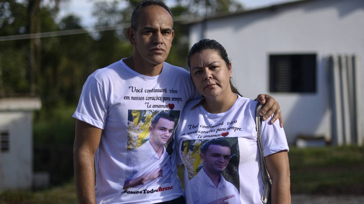 Marcos e Andreza Rodrigues, pais de Bruno, que está desaparecido.