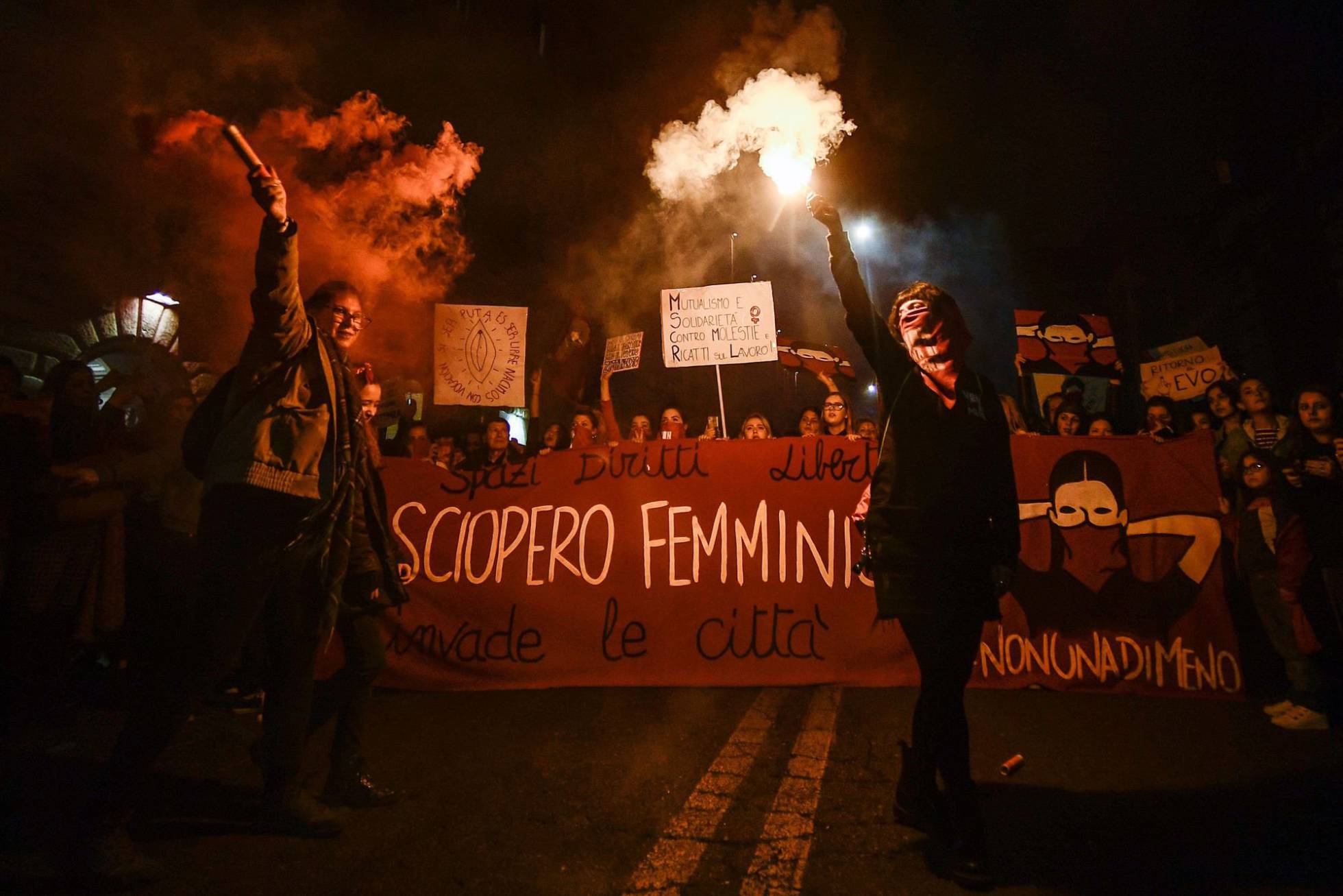 A marcha das mulheres por nenhum direito a menos toma as ruas do mundo todo