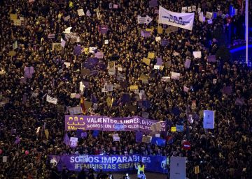 Mobilização maciça mostra nas ruas a força do feminismo