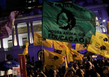 Ruas carregam Marielle como símbolo e cobram avanços na investigação